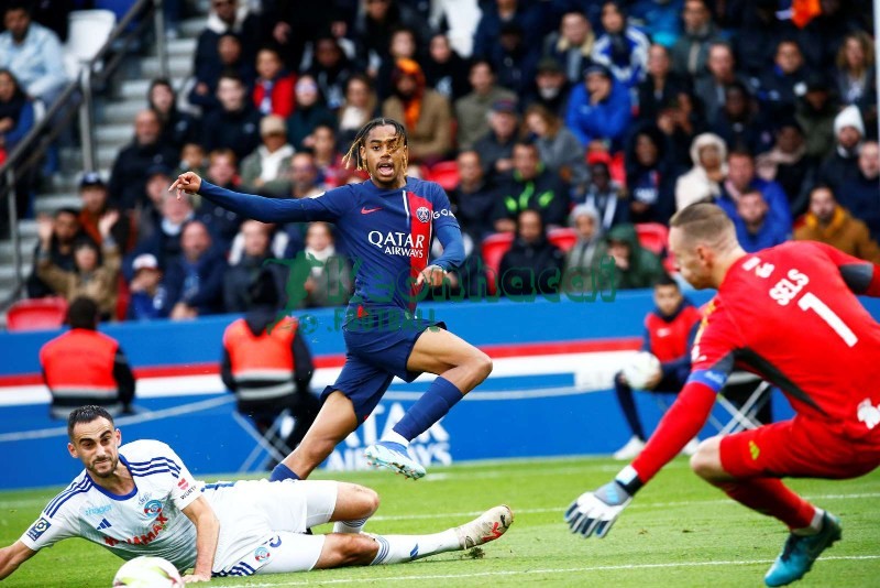 Soi kèo PSG vs Strasbourg - 1h45 ngày 18/10