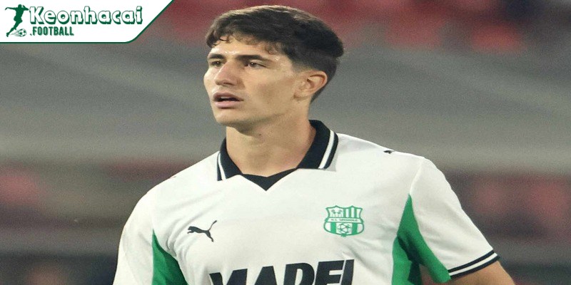 Edoardo Iannoni được biết đến là một trong những tiền vệ trẻ