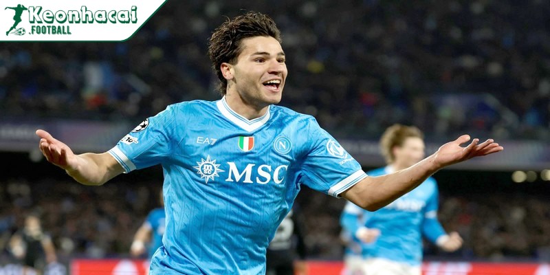 Tiểu sử cầu thủ Antonio Vergara: Tài năng trẻ trưởng thành từ lò đào tạo Napoli 3 Mùa giải 2022–2023, Antonio Vergara được Napoli cho Pro Vercelli mượn