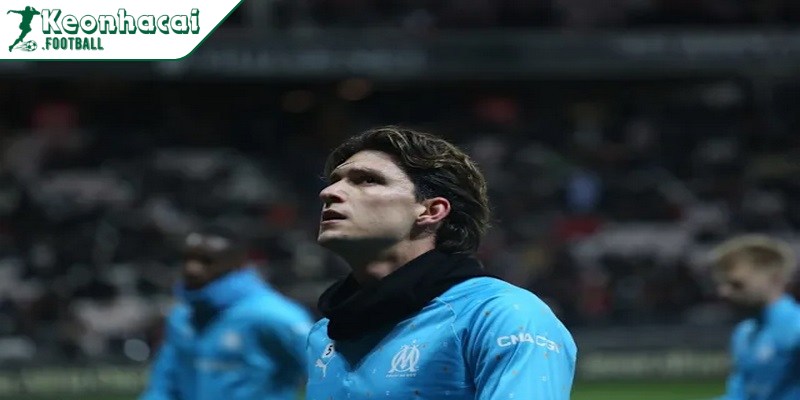 Tháng 1 năm 2019, Borussia Dortmund chiêu mộ Leonardo Balerdi