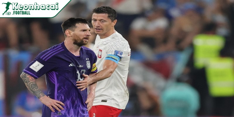 Lewandowski cũng đã trực tiếp đến Chicago trong tuần trước để hoàn tất các thủ tục và tham quan cơ sở vật chất của CLB trước khi chính thức đặt bút ký hợp đồng. Việc chiêu mộ thành công Lewandowski được xem là bước đi quan trọng trong chiến lược nâng tầm đội bóng của Chicago Fire. Không chỉ bổ sung một chân sút đẳng cấp.Lewandowski chính thức gia nhập Chicago Fire
