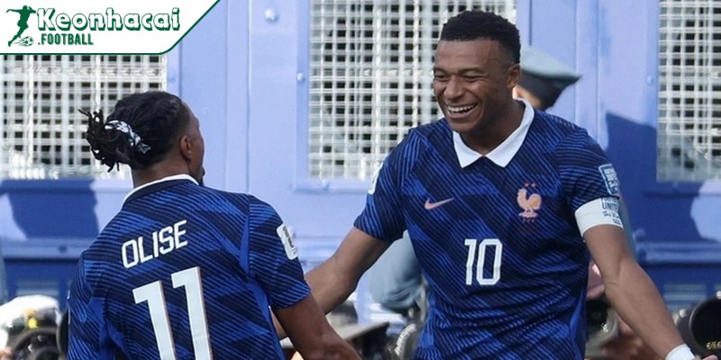 Buổi họp báo của Morocco trước trận gặp Pháp bị gián đoạn vì ẩu đả 3 Morocco và Pháp hướng tới trận tứ kết đầy duyên nợ