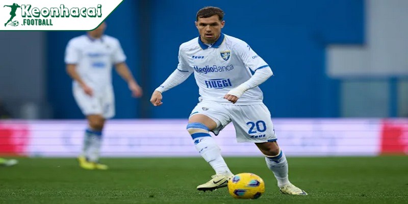 Pol Lirola có tên đầy đủ là Pol Mikel Lirola Kosok